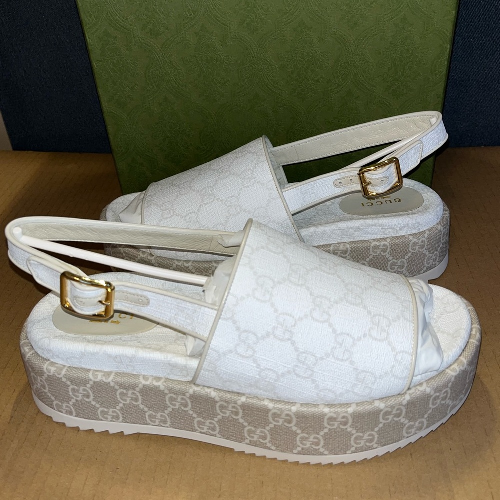 Gucci Women’s Sandals GG Platform Supreme white & beige size 40.5